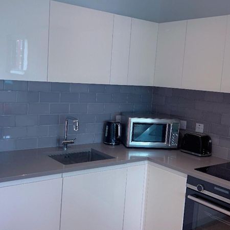 Ds Rentals - Entire 1 Bedroom Apartment Londra Esterno foto