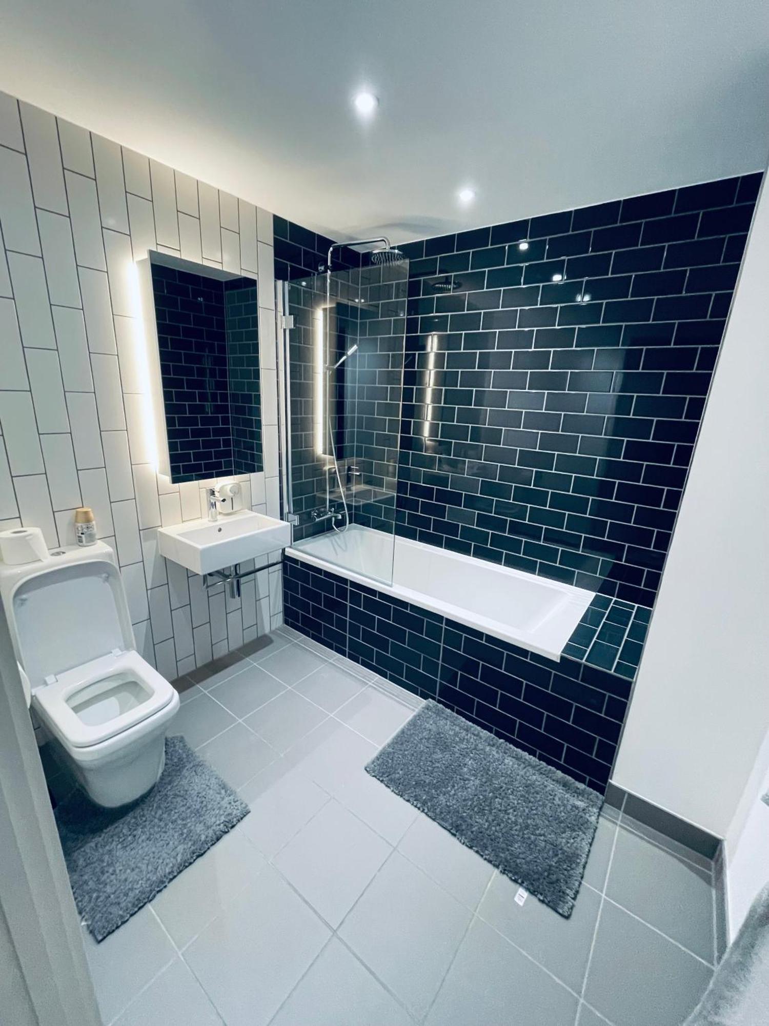 Ds Rentals - Entire 1 Bedroom Apartment Londra Esterno foto