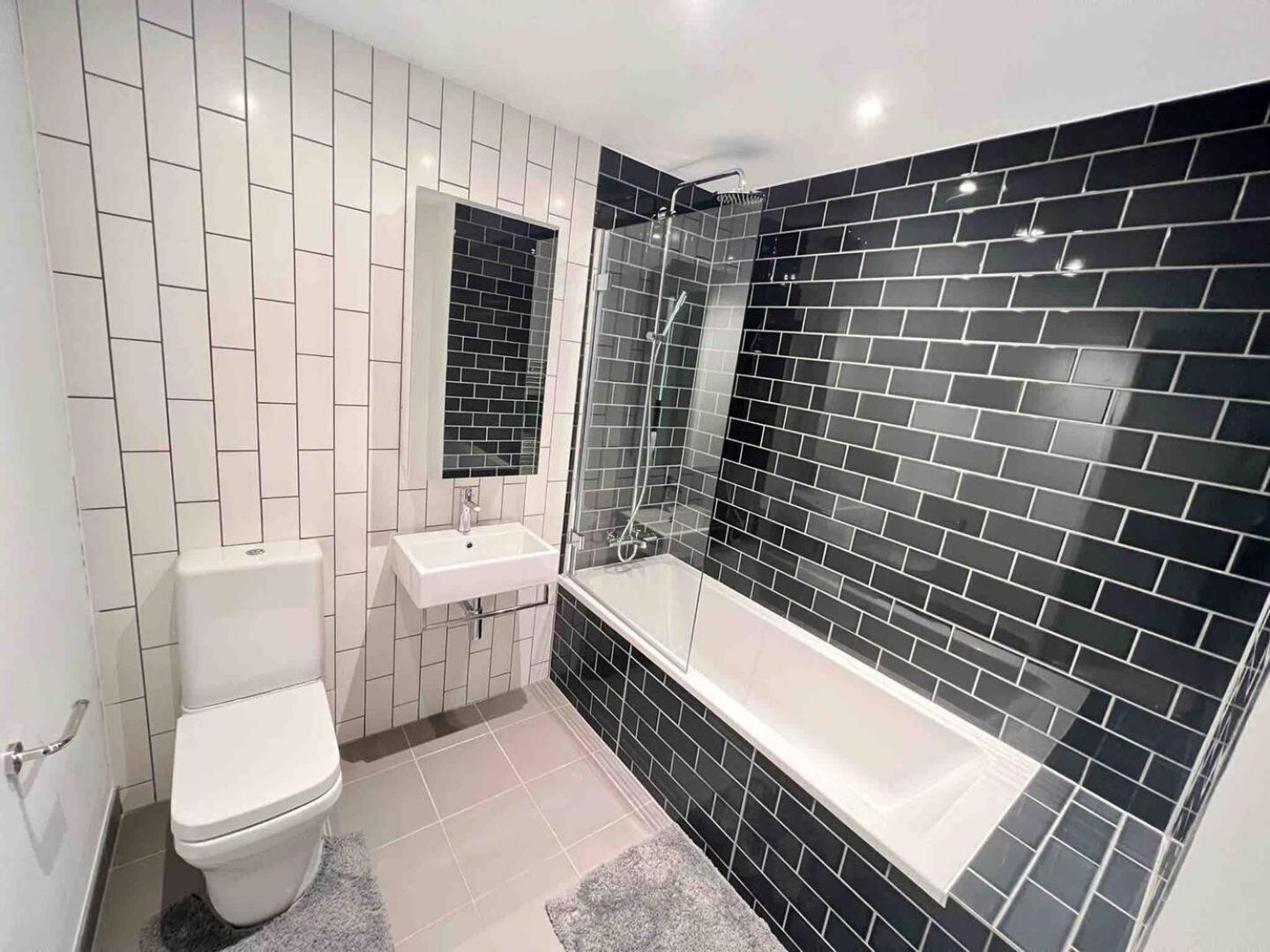 Ds Rentals - Entire 1 Bedroom Apartment Londra Esterno foto
