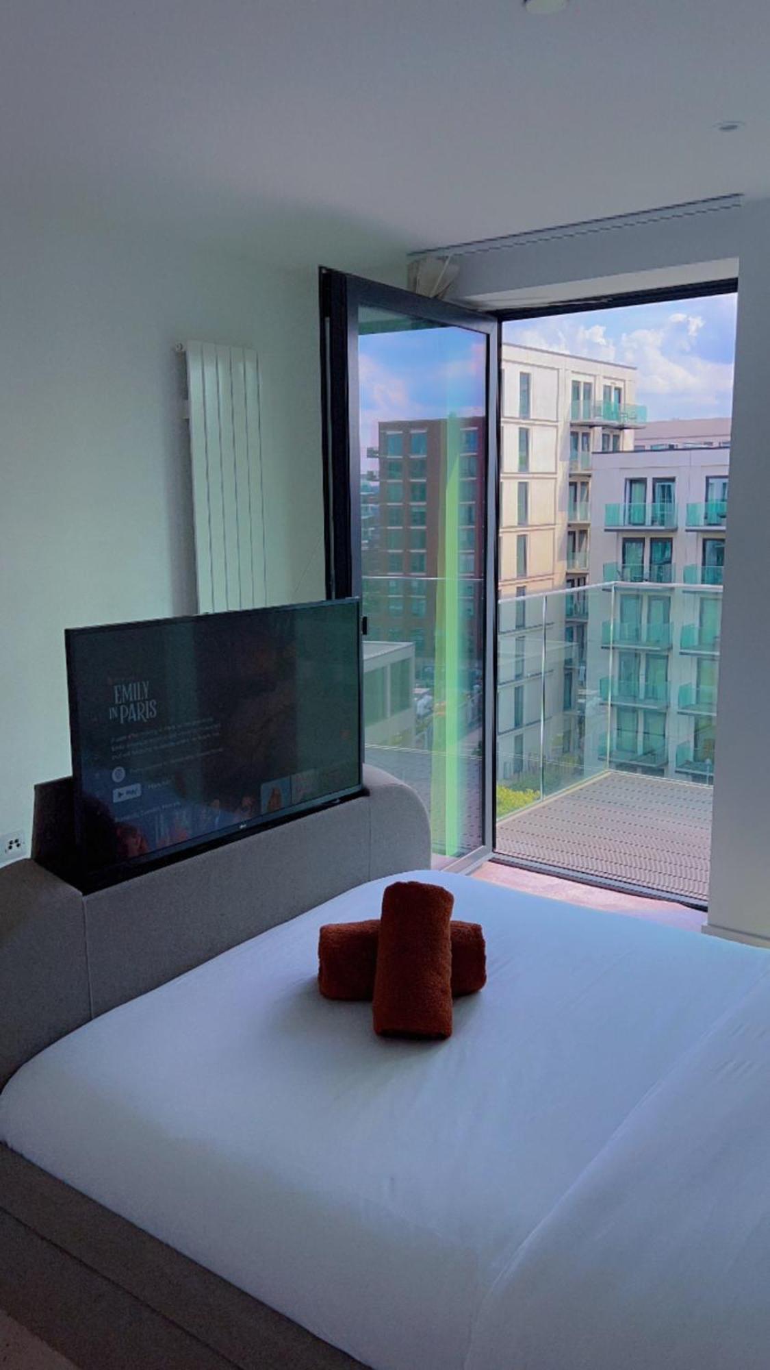 Ds Rentals - Entire 1 Bedroom Apartment Londra Esterno foto